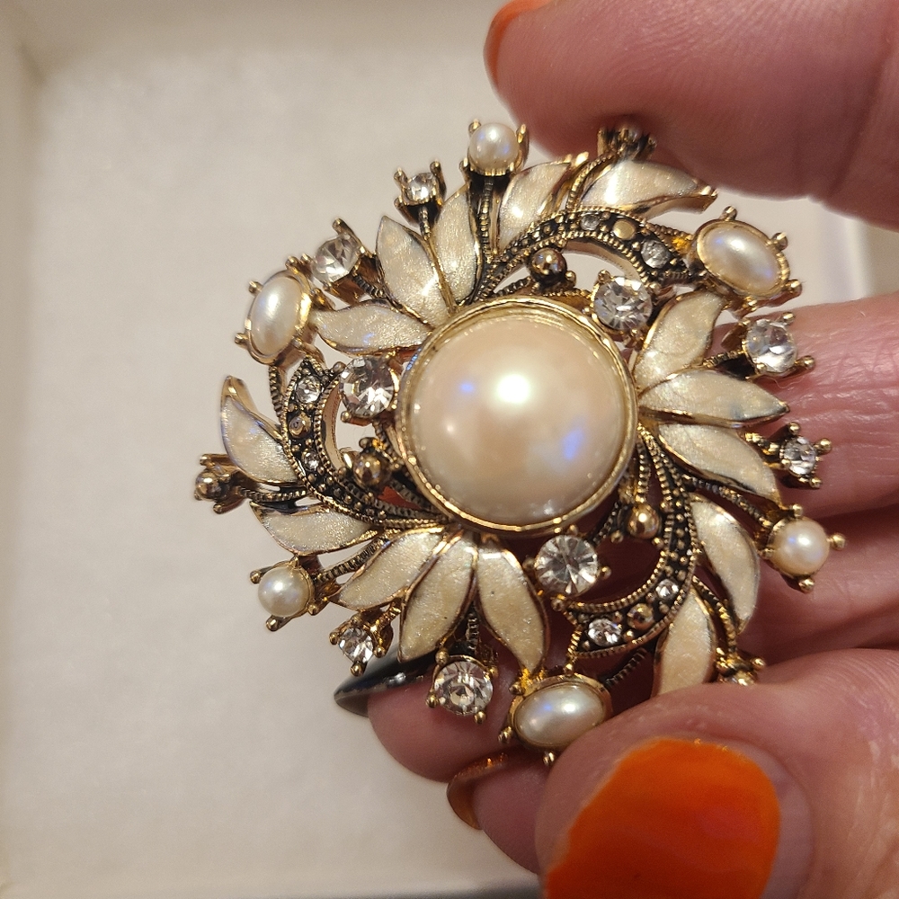 2" Monet Brooch/ Pin - Picture 2 of 6